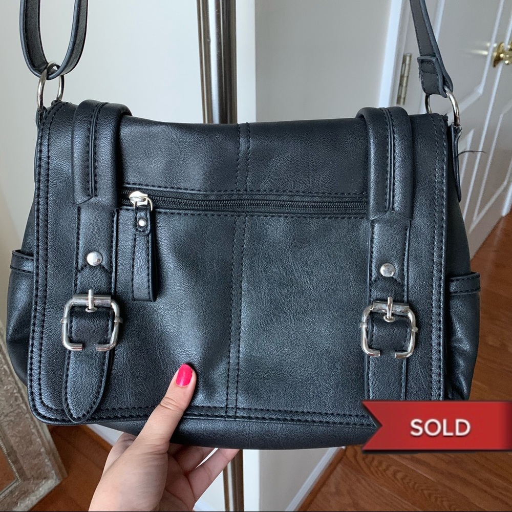 RELIC Black Purse